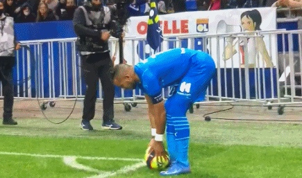 热刺杀手！伊萨克六战热刺攻入七球，创英超个人最高纪录（伊萨克成热刺克星：6战7球，创英超个人最高纪录）