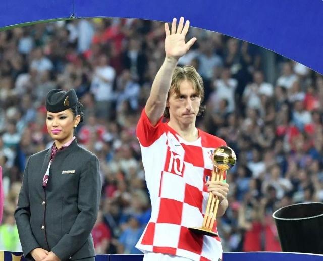 斯卢茨基谈客战柔佛：我认为双方五五开，就看谁能把握住机会（斯卢茨基：客战柔佛势均力敌，关键在把握机会）