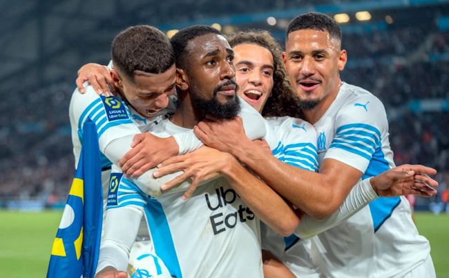 德国人被“搞懵”了！樊振东一己之力，让一座欧洲小城“沦陷”！（樊振东一人点燃全城！欧洲小城沸腾，德国观众都看懵了！）