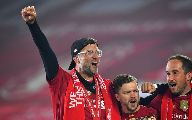 跟队记者：邓弗里斯因脚踝受伤可能缺阵至12月中旬左右