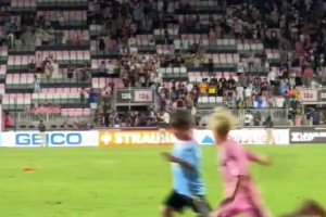 阿斯：吕迪格恢复有球训练，有望在对阵埃尔切的比赛中复出（阿斯报道：吕迪格已恢复带球训练，或将于战埃尔切时复出）