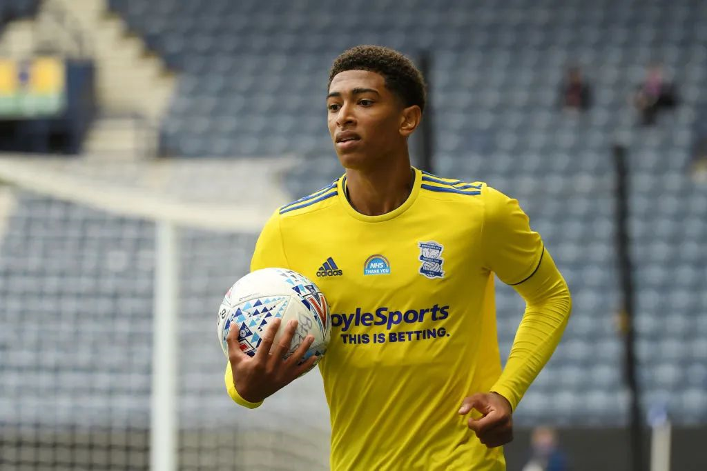 利物浦英联杯主场或轻取热刺 数据：至少赢2球（英联杯：利物浦主场有望轻取热刺，数据看至少两球优势）