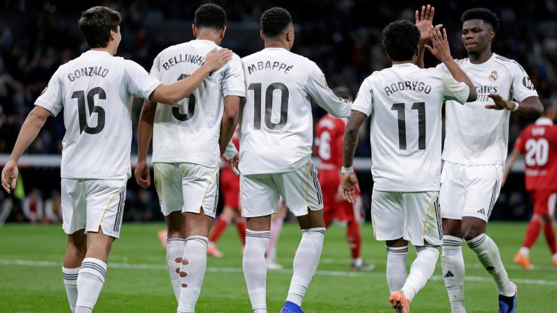 杜兰特关键中投命中，全场欢呼（杜兰特关键时刻中投命中，引爆全场欢呼）