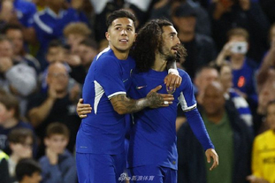 Pop Trading Co登陆首尔，携手七位滑手开启旅程（Pop Trading Co抵达首尔，联袂七位滑手启程）