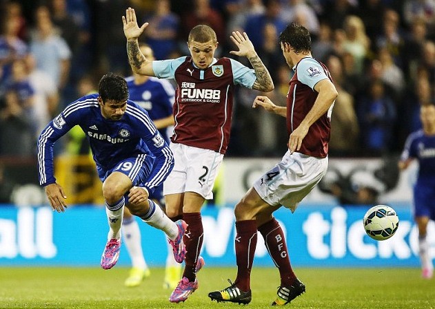 鲁媒：陈泽仕和依木兰今天抵达成都，参加U22国足的训练备战（鲁媒：陈泽仕与依木兰今日抵达成都，随U22国足展开训练备战）