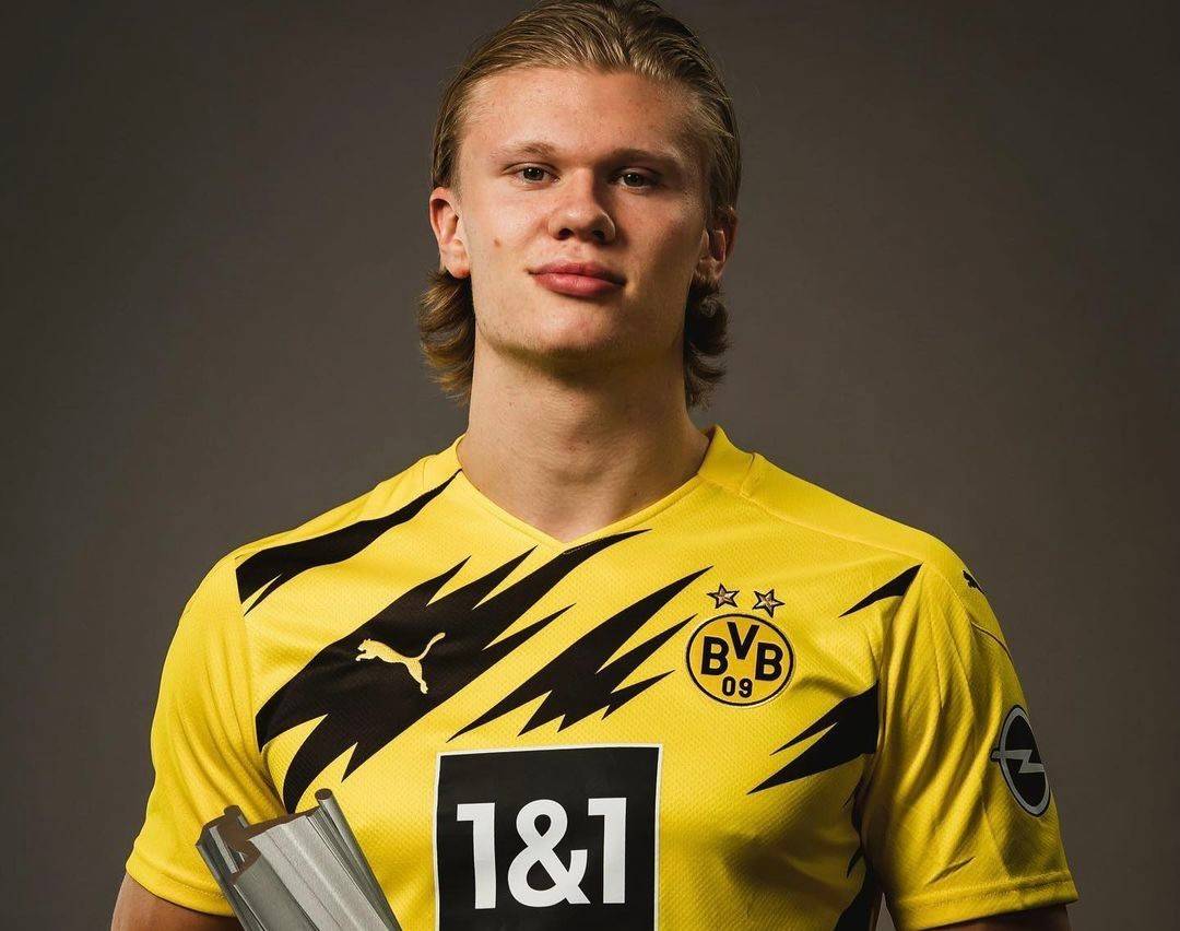 加里·内维尔：切尔西中轴线不够硬，距离赢得英超还很远（加里·内维尔：切尔西缺少强硬中轴，距离英超冠军仍有差距）